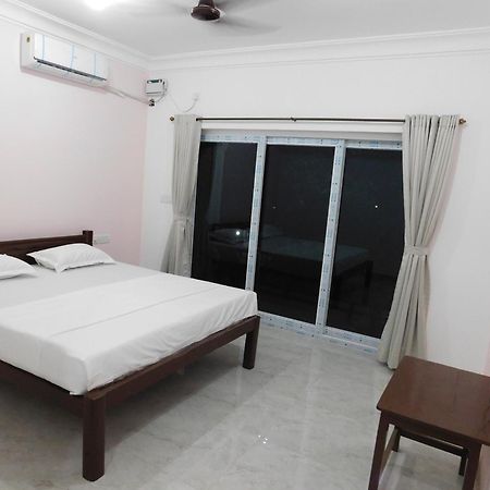 Hotel Ocean'S Edge By Vincen Calangute Esterno foto