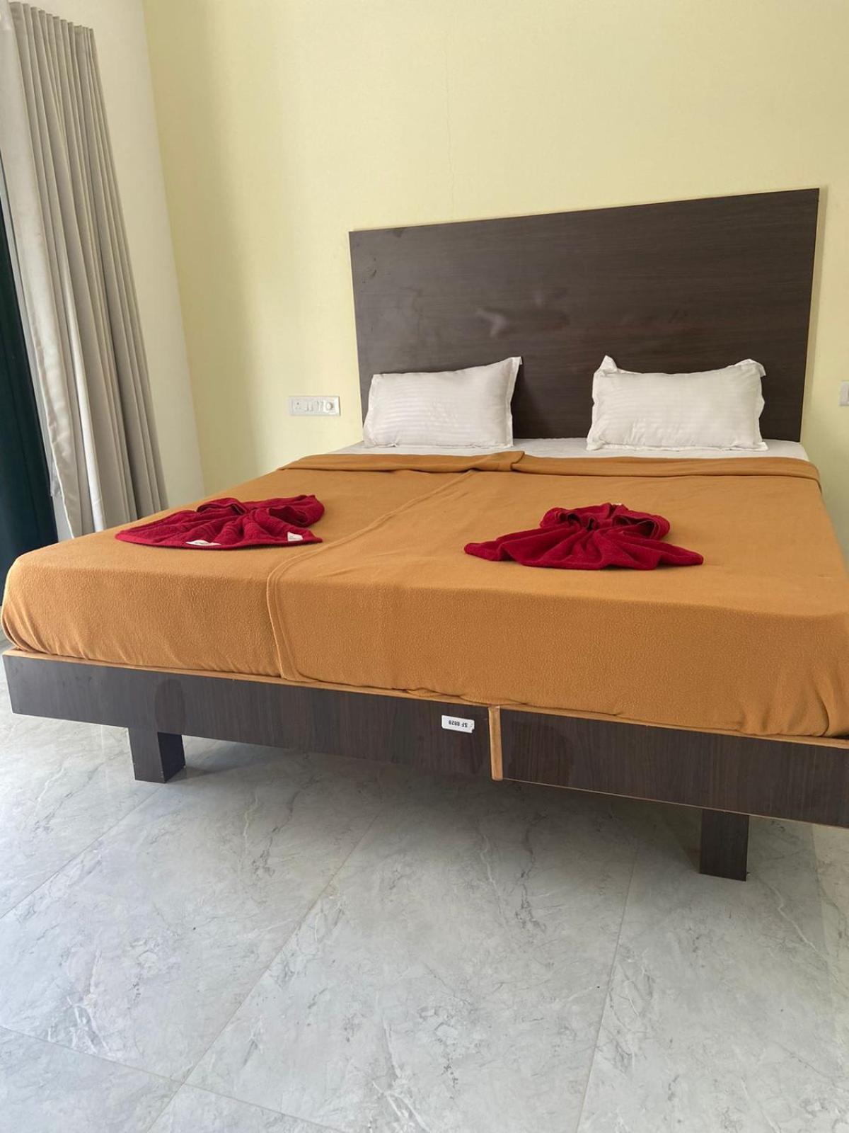 Hotel Ocean'S Edge By Vincen Calangute Esterno foto