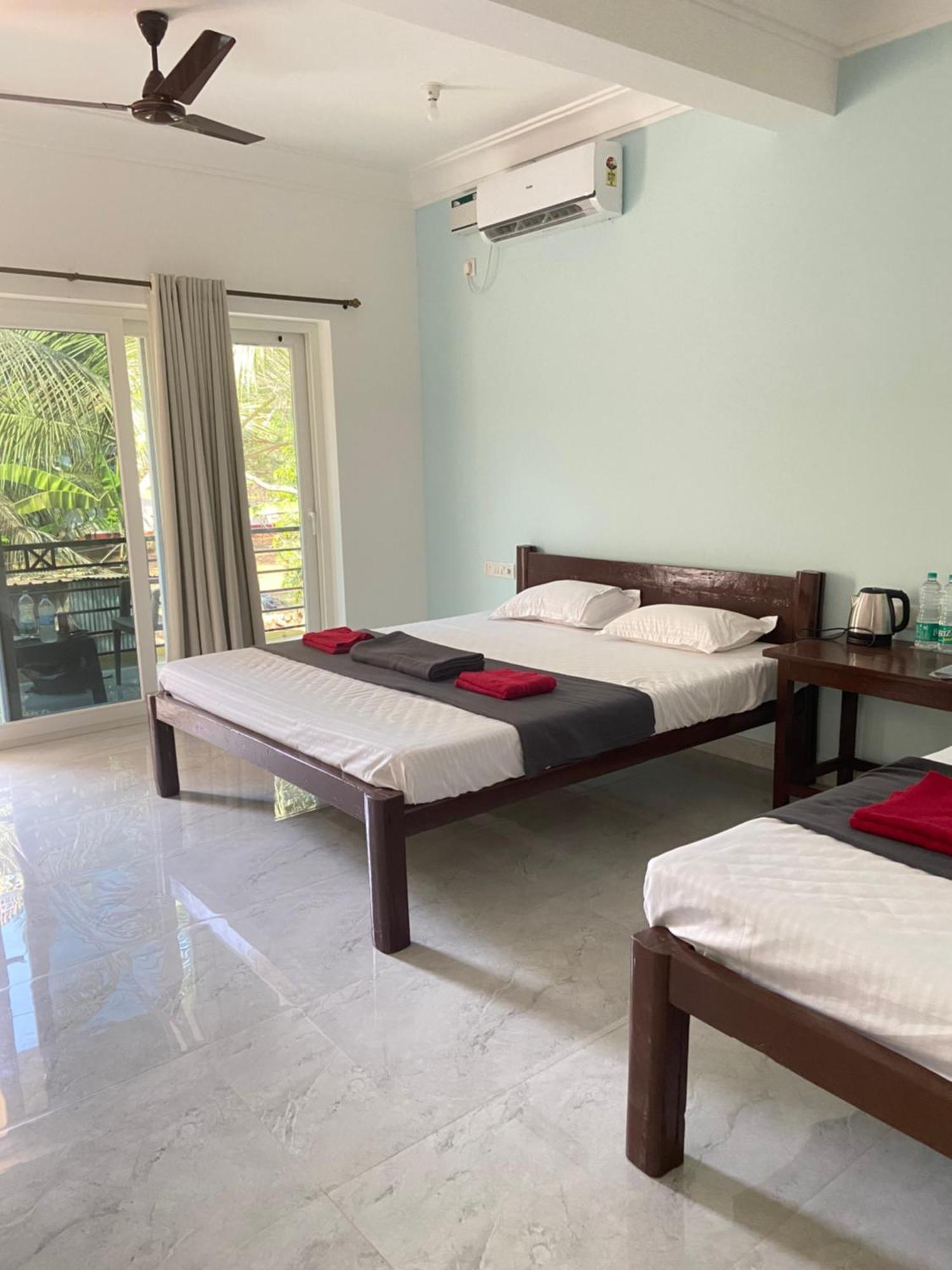 Hotel Ocean'S Edge By Vincen Calangute Esterno foto