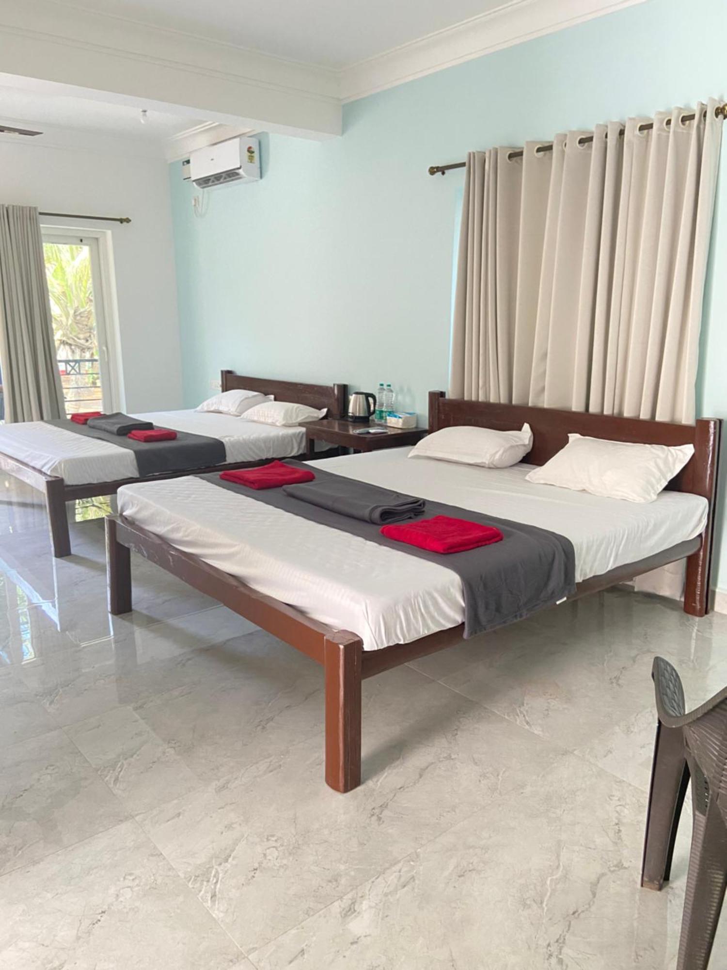 Hotel Ocean'S Edge By Vincen Calangute Esterno foto